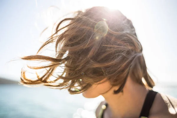 Mujer Joven Fondo Del Mar Pelo Sopla Viento Chica Pelirroja —  Fotos de Stock