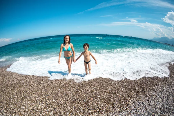 Femme Avec Enfant Sur Plage Turquie Maman Son Fils Vont — Photo