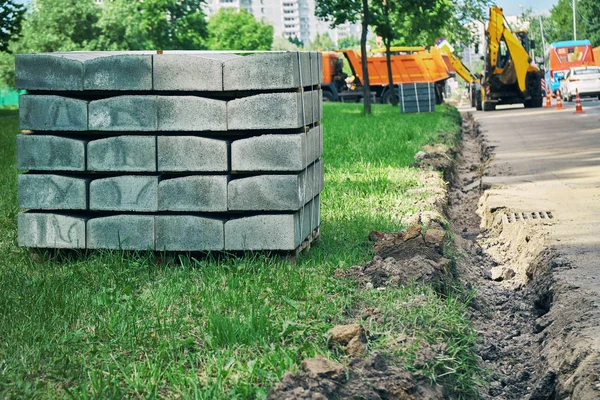 Road Krawężnika Wymiana Ulicy Moskwy Lecie — Zdjęcie stockowe