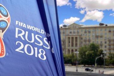 Moskova, Rusya - Haziran 23,2018. Moskova'da bir Dünya Kupası bayrak Futbol Şampiyonası sırasında