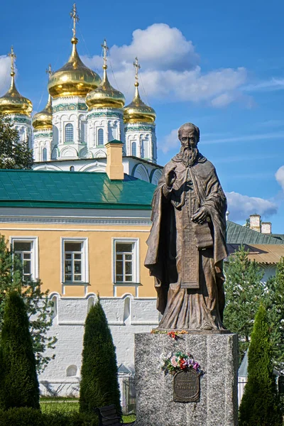 Estátua Joseph Volotsky Frente Mosteiro Joseph Volotsky Rússia Verão — Fotografia de Stock