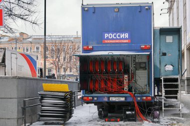 Moskova, Rusya - 3 Mart 2019. Mobil Tv istasyonu, Moskova Rossia kanalının