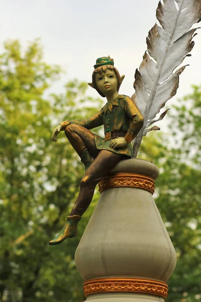 Irpin Ucrânia Junho 2018 Estátua Bronze Elfo Sobre Tinta Cidade — Fotografia de Stock
