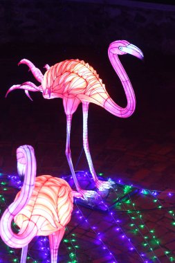 Geleneksel Çince fener flamingo şeklinde