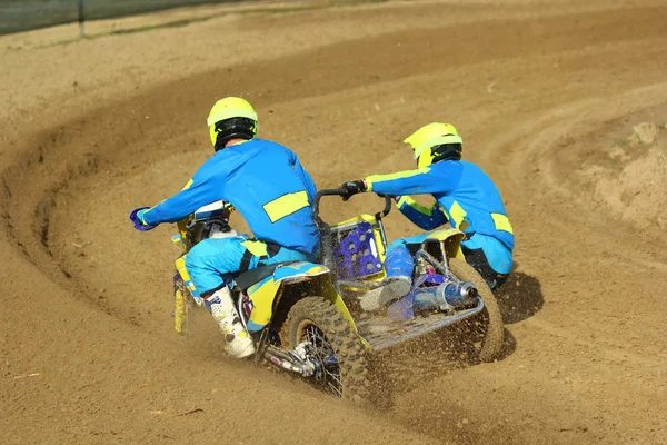 Sidecar Motocross Atletas Suciedad Rota Vuelta —  Fotos de Stock