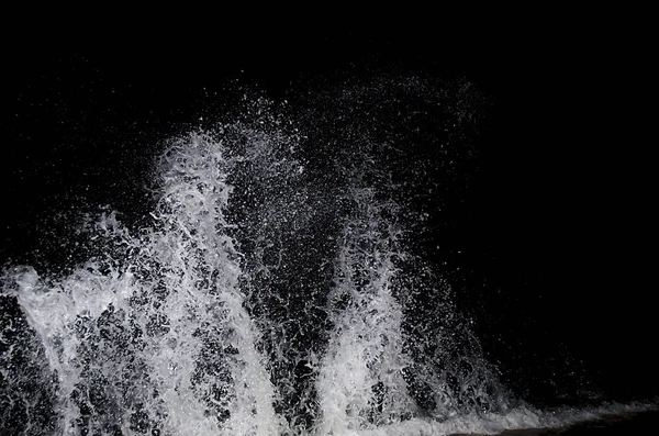 Onda Salpicante Mar Negro Durante Noite — Fotografia de Stock