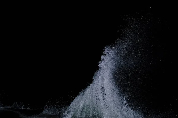 Πιτσίλισμα Κύμα Στη Μαύρη Θάλασσα Στη Νύχτα — Φωτογραφία Αρχείου