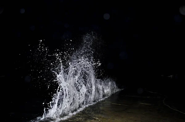 Salpicando Ola Mar Negro Noche —  Fotos de Stock