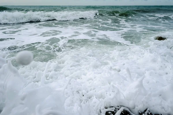 Fuerte Viento Arroja Las Olas Orilla Del Mar Negro — Foto de Stock