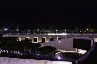 Krasnodar Park'ta gece açık hava sineması.