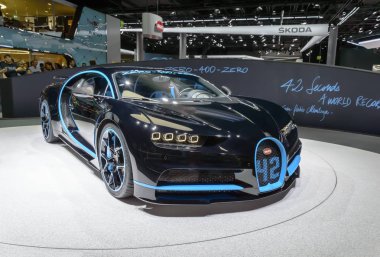 Bugatti Chiron 0-400-0 araba IAA Frankfurt Otomobil Fuarı'nda