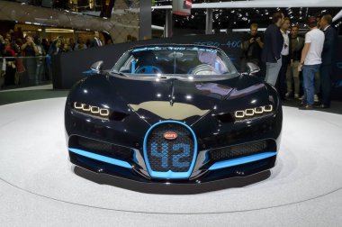 Bugatti Chiron 0-400-0 araba IAA Frankfurt Otomobil Fuarı'nda