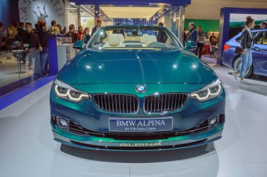 BMW Alpina Cabrio B4 Biturbo araba IAA Frankfurt Otomobil Fuarı'nda