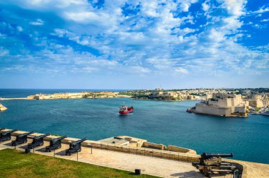 Valletta, Malta: Üst Barrakka bahçeleri 'nden Grand Harbor ve Senglea, Birgu ve Cospicua üç şehirler üzerinde görünüm