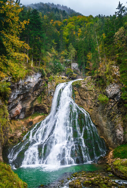 Голлинг-водопад в Альпах, Австрия
