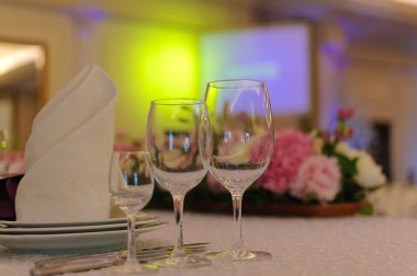 Lüks, şık düğün masa düzeni