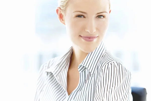 Portrait Beautiful Young Corporate Executive Woman Office — Stock Photo, Image