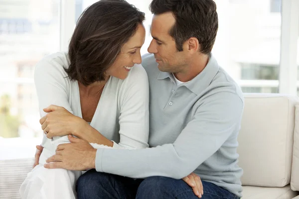 Couple Love Hugging Middle Aged People — Stock Photo, Image