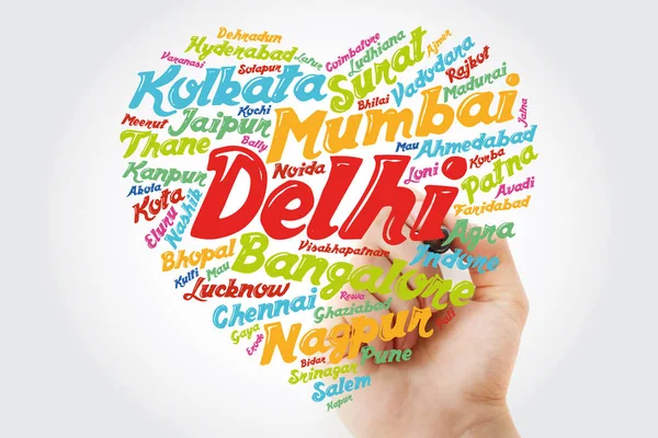 İçinde oluşan Hindistan şehirler listesi işareti kalp şekli, kelime bulutu kolaj marker, iş ile seviyorum ve kavram arka plan seyahat