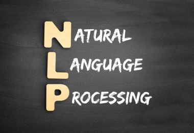 Nlp kelimesini oluşturan ahşap alfabeler