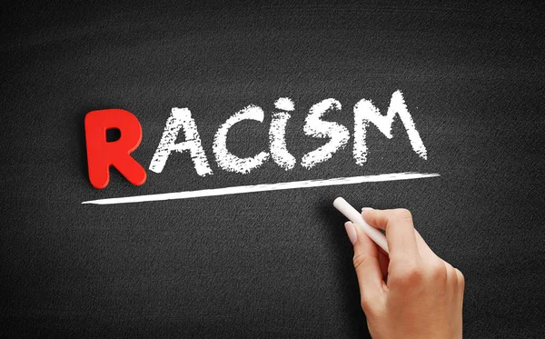 Teks rasisme pada papan tulis — Stok Foto