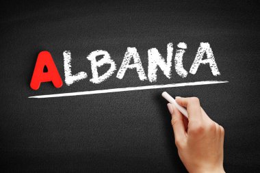 Tahtada Arnavutluk metni