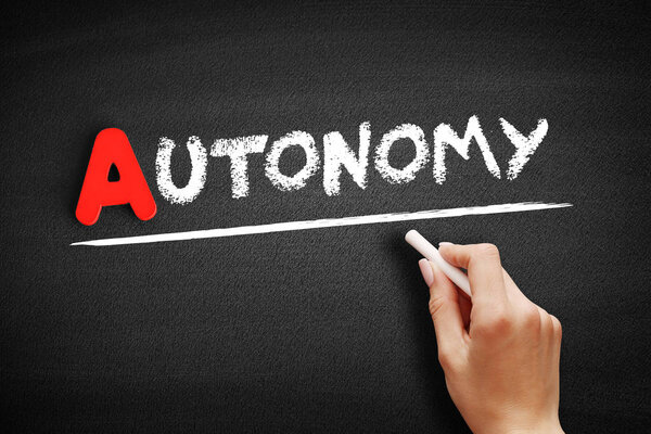 Автономный текст на доске
