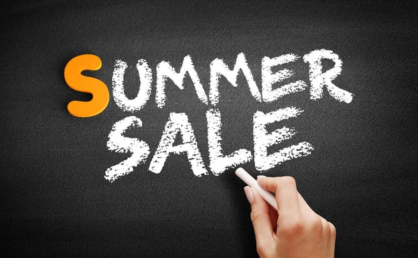 SUMMER SALE text on blackboard — Stock Photo, Image