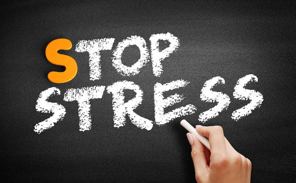 Detener texto de estrés en pizarra —  Fotos de Stock