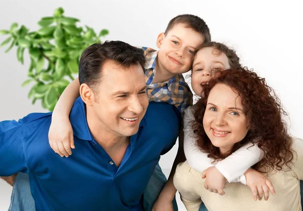 Happy famyly of four — Stock Photo, Image