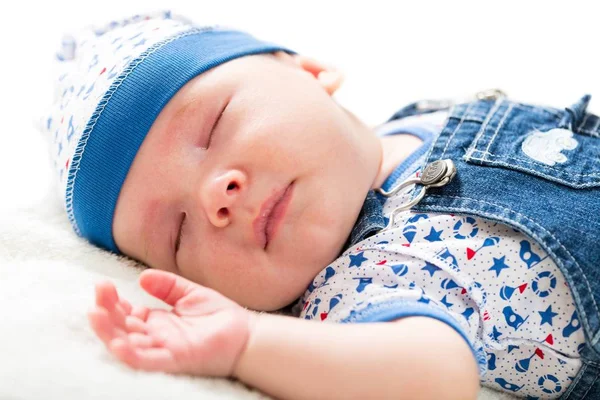 Αξιολάτρευτο Νεογέννητο Μωρό Ύπνου Φορώντας Τζιν — Φωτογραφία Αρχείου
