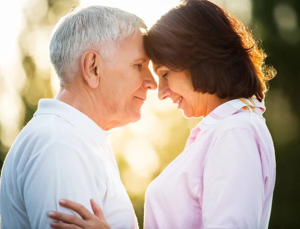 Portrait Senior Couple Smiling Park — Stock Photo, Image