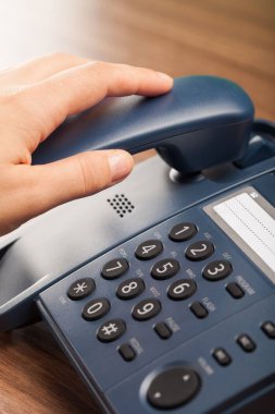 el telefon ahizesi tutarak