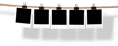 Anlık fotoğraf çerçeveleri tuğla duvar arka plan üzerinde asılı