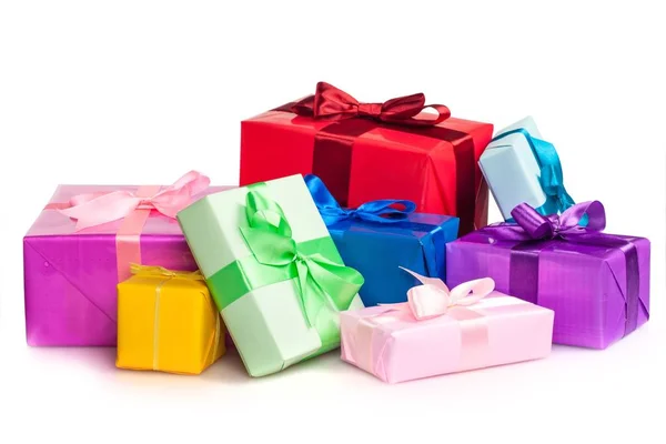 Färgglada inslagna gåvor — Stockfoto