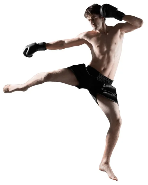 Boxer masculino / Kickboxer realizando um chute — Fotografia de Stock