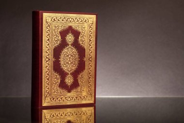 İslami kitap Kur'an, din kavramı 