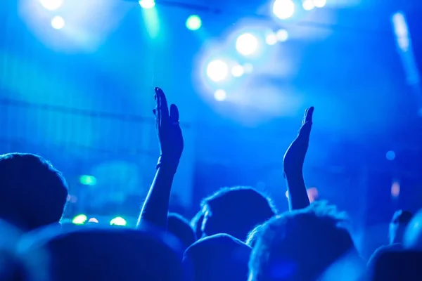 Concert Crowd with Stage Lights on Background — Stock Photo, Image