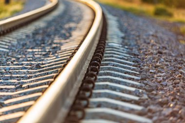 Demiryolu rayları yakın çekim görünümü