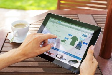 Tablet üzerinde alışveriş online