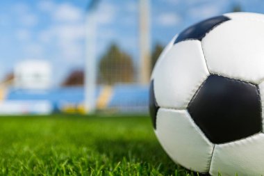Saha futbol topu yakın çekim manzaralı 