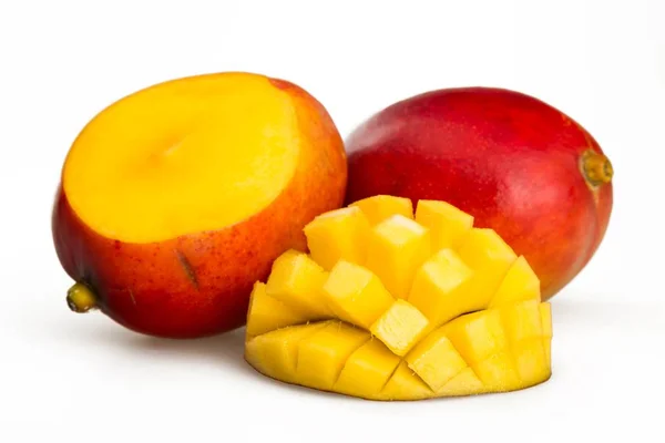 Verse Rijpe Mango Geïsoleerd Witte Achtergrond — Stockfoto