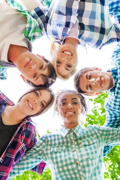 Teenagers isolated on white — Stock Photo, Image