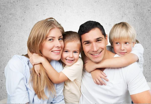 Familia Feliz Cuatro Sonriendo Cámara — Foto de Stock