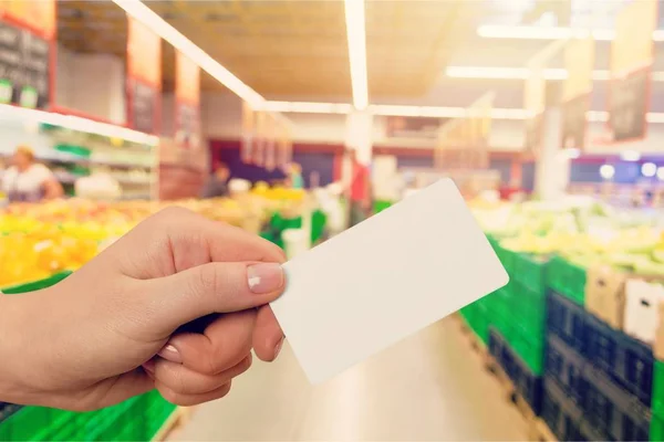 Female Hand Showing Blank Card — Stock Photo, Image