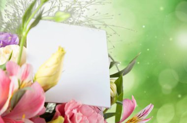 Lilyum çiçek buketi