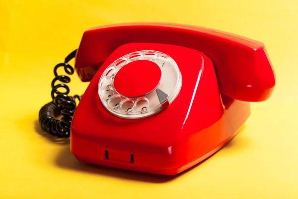 Telefone vermelho retro — Fotografia de Stock