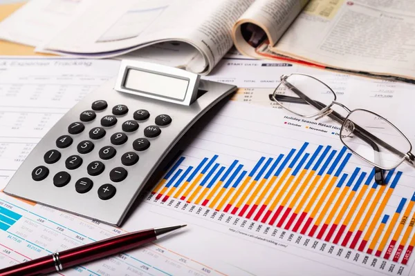 Üzleti Diagram Kalkulátor Bar Chart Adatok Elemzése Elemzés Pénzügyi Diagram — Stock Fotó