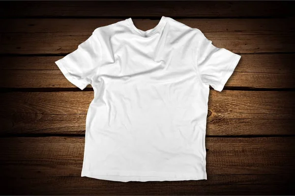 Shirt Branca Branco Isolada Sobre Fundo Madeira — Fotografia de Stock