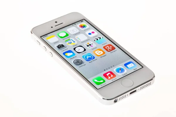 Modern Dokunmatik Ekran Smartphone Üzerinde Beyaz Izole — Stok fotoğraf